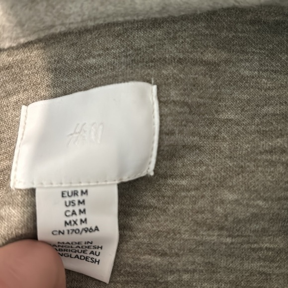 NWOT H&M shacket - Picture 2 of 3